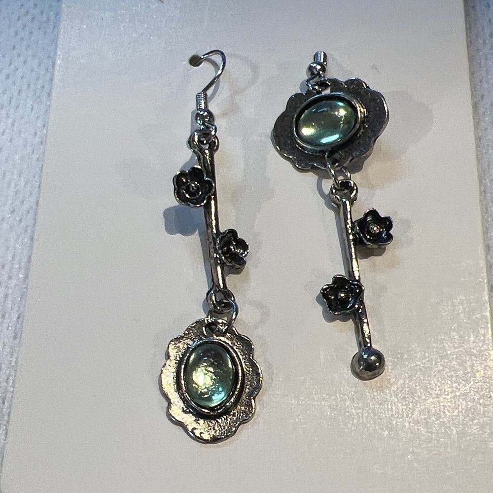 Chic Silver and Black Floral Dangle Earrings